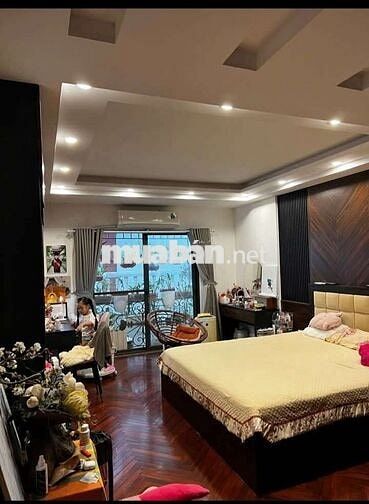 Tôi cần bán gấp nhà mặt ngõ Thái Hà 6tầng thang máy full nội thất.