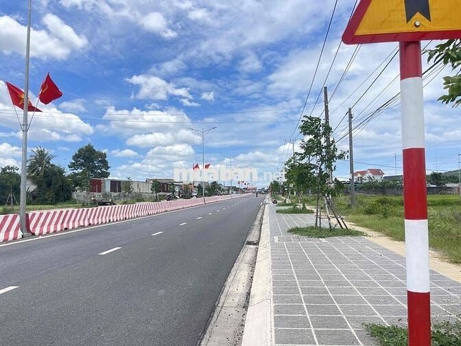 CHÍNH CHỦ  GỬI EM BÁN LÔ ĐẤT MẶT TIỀN 44 B  BÂY GIỜ LÀ ĐƯỜNG 996 C ,