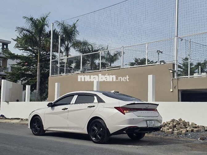HYUNDAI ELANTRA 1.6 SX 2024 ĐẶC BIỆT LƯỚT 18000KM