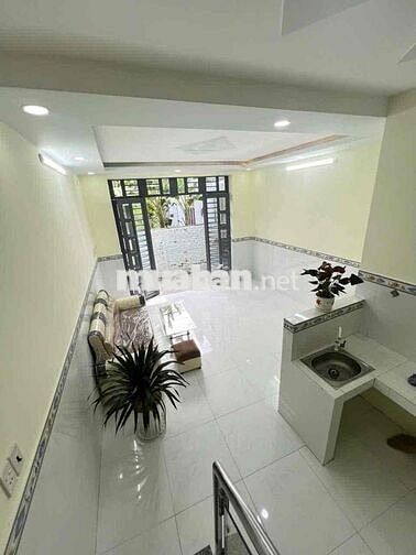 Bán Nhà sđc 4,5x7 có 1 lầu ban công 2pn 2 wc đường nguyễn thị sóc 1/