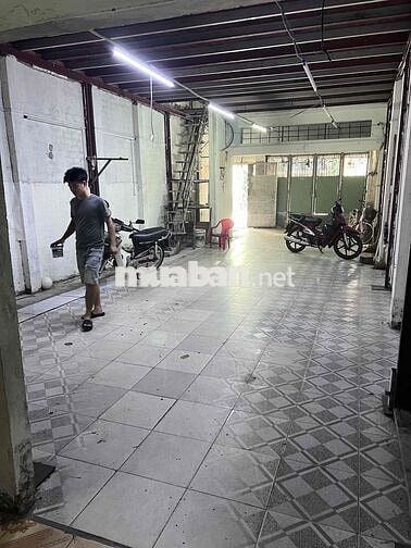 cần cho thuê kho xưởng ngang 5,5x 21 m 1 trệt 1 lầu nở hậu dt 250m