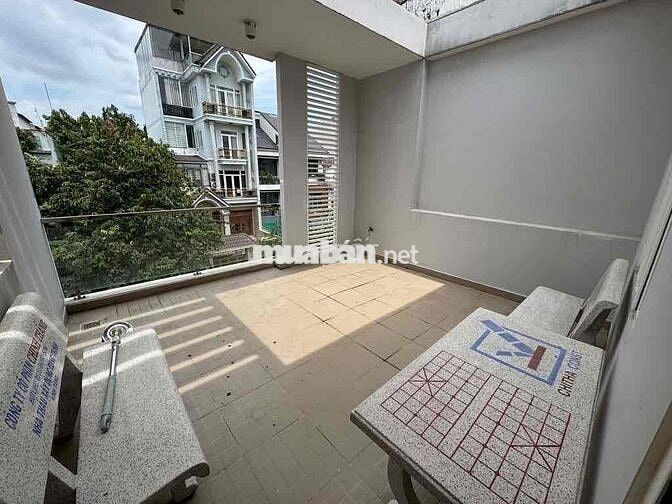 Bán nhà 4,5x18m đất 81m xd 2 Lầu
