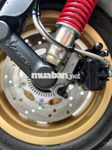 Vespa GTS 150 2022. biển  2626 mãi lộc