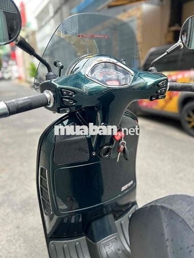 Vespa GTS 150 2022. biển  2626 mãi lộc