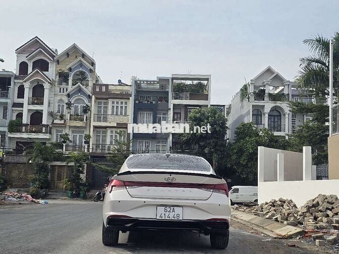HYUNDAI ELANTRA 1.6 SX 2024 ĐẶC BIỆT LƯỚT 18000KM