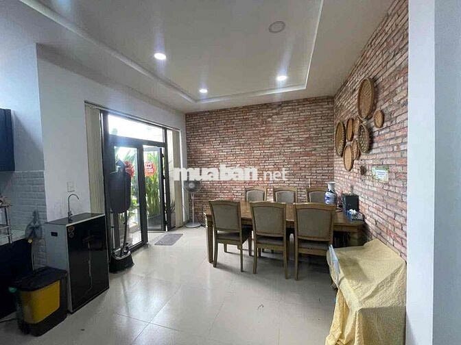 Nhà 1 trệt 2 lầu gần KDC D2D phường Thống Nhất cần bán