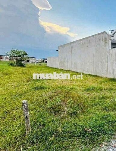 Anh nông dân bán đất Gò công full thổ cư 125m2 MT QL 50
