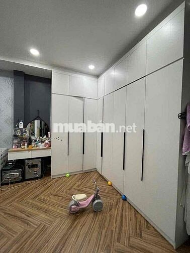 Nhà 1 trệt 2 lầu gần KDC D2D phường Thống Nhất cần bán
