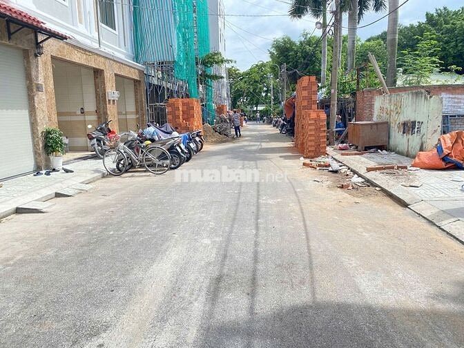 Chính chù bán gấp nhà phố ngay Cầu Đúc, QL13. DT 160m2 SHR, Hoàn Công