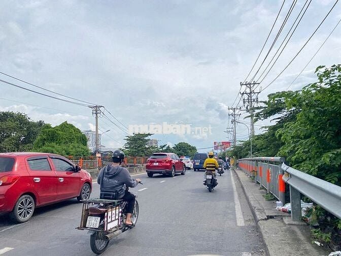 Chính chù bán gấp nhà phố ngay Cầu Đúc, QL13. DT 160m2 SHR, Hoàn Công