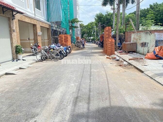 Chính chù bán gấp nhà phố ngay Cầu Đúc, QL13. DT 160m2 SHR, Hoàn Công