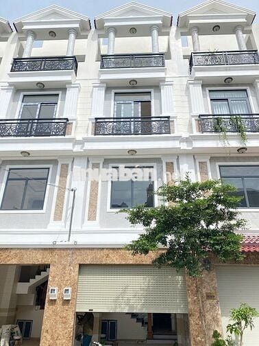 Chính chù bán gấp nhà phố ngay Cầu Đúc, QL13. DT 160m2 SHR, Hoàn Công