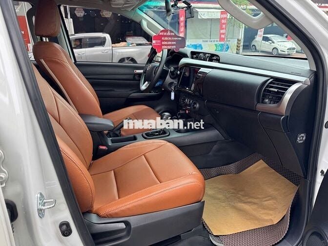 Toyota Hilux 2024 2.4L 4x2 AT - 8785 km
