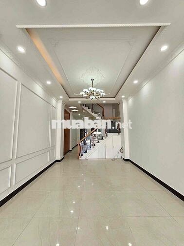 Ngay cổng chào kdc Phú Hồng Thịnh 8 kdbb cực tốt bán căn nhà phố đẹp