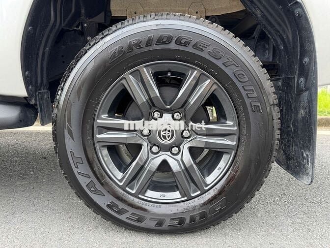 Toyota Hilux 2024 2.4L 4x2 AT - 8785 km