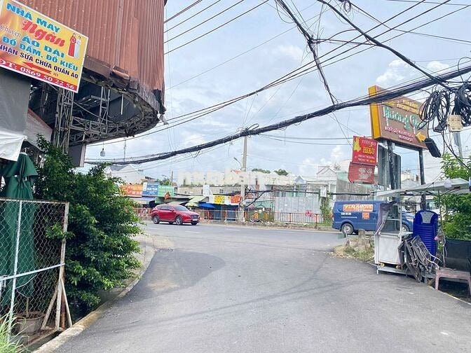 Chính chù bán gấp nhà phố ngay Cầu Đúc, QL13. DT 160m2 SHR, Hoàn Công