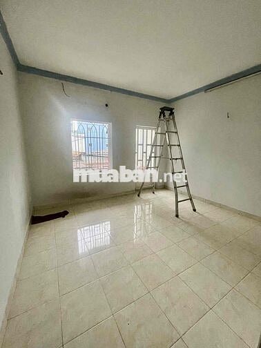 Nhà(4,5x12m) Kênh Tân Hoá 1Lầu 2PN 2VS hẻm xe hơi thông