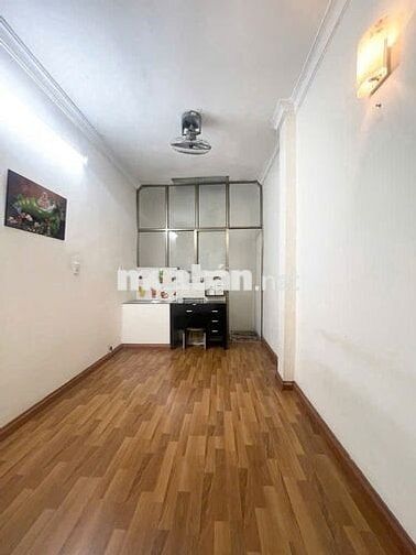 BĐS phố Tân Ấp 20m² – ô tô đỗ cửa – cực hiếm