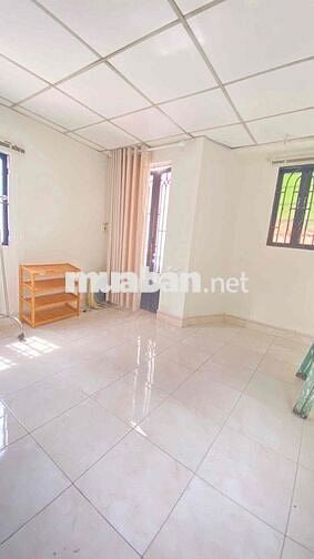 cho thuê nhà hẻm ba gác 2pn 2wc có máy lạnh, thành thái