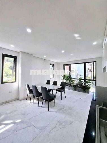 Nhỉnh 7 tỷ - Nhà mới lô góc - 6 tầng thang máy máy xịn xò - Về ở ngay