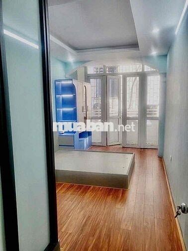 Khương Đình, 9 phòng KK, 70m ra phố, nhà đẹp, dòng tiền 40Tr. Chỉ 8tỷ