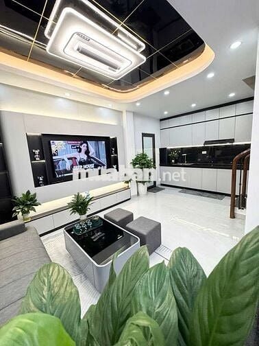 Khâm thiên - Đống Đa. 31m 5 tầng nhà đẹp ở ngay.