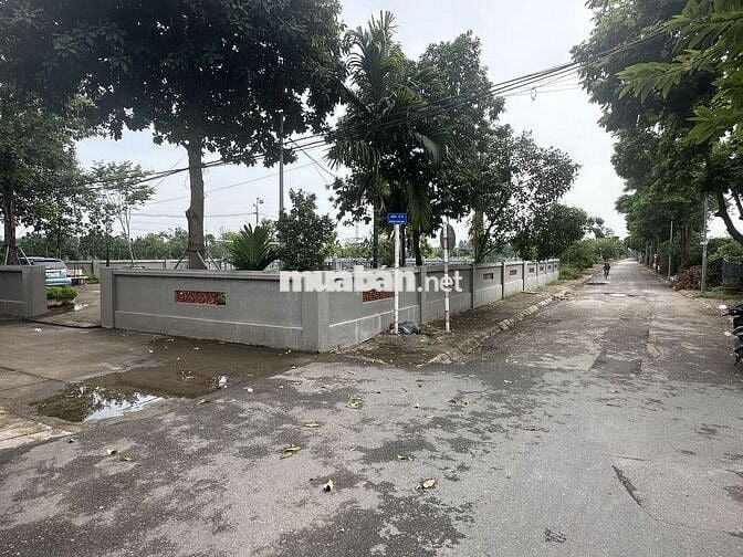 Mảnh đất 90m2 lô góc 2 mặt thoáng siêu đẹp, ô tô tránh