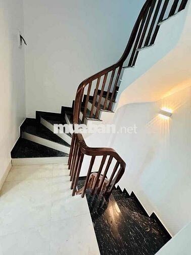 Bán nhà Thượng Cát, gần ô tô, 4 ngủ, mới tinh, 37m2x5T, 5.3 tỷ