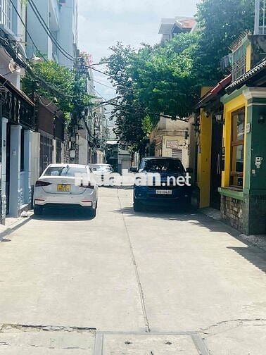 Cần bán căn 2 MT nở hâu Đặng Văn Ngữ, sát Nguyễn Văn Trỗi Q. Phú Nhuận