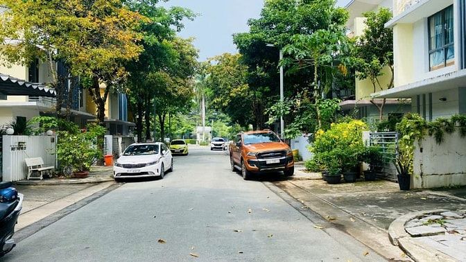 Bán nhà căn góc dự án The GarLand Quận 9 kdc Gia Hòa Art Villas 206m2 