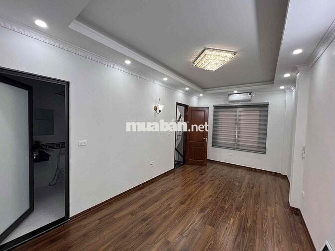 Cực Hiếm! Nhà Phố Cát Linh -Ngõ To Rộng Thoáng15m Ra mặt Phố Chỉ10,1ty