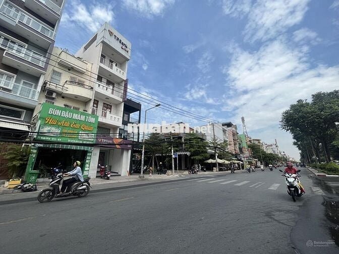 Hàng hiếm, lô đất cặp MT khu Bình Phú, DT 8x17, Giá bán: 20 tỷ