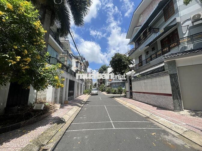 Hàng hiếm, lô đất cặp MT khu Bình Phú, DT 8x17, Giá bán: 20 tỷ