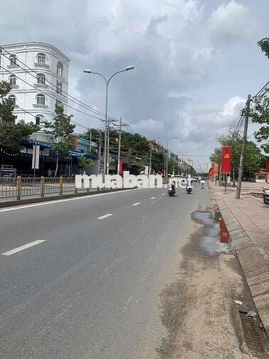 Nhà mặt tiền Tạ quang bửu 3 lầu sân thượng
