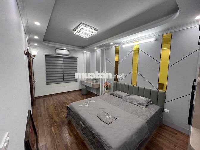 Cực Hiếm! Nhà Phố Cát Linh -Ngõ To Rộng Thoáng15m Ra mặt Phố Chỉ10,1ty