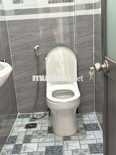 Nhà chợ Cầu Q12. Đúc 1 lầu, 2PN2WC Phòng thờ, sân riêng. Chính chủ
