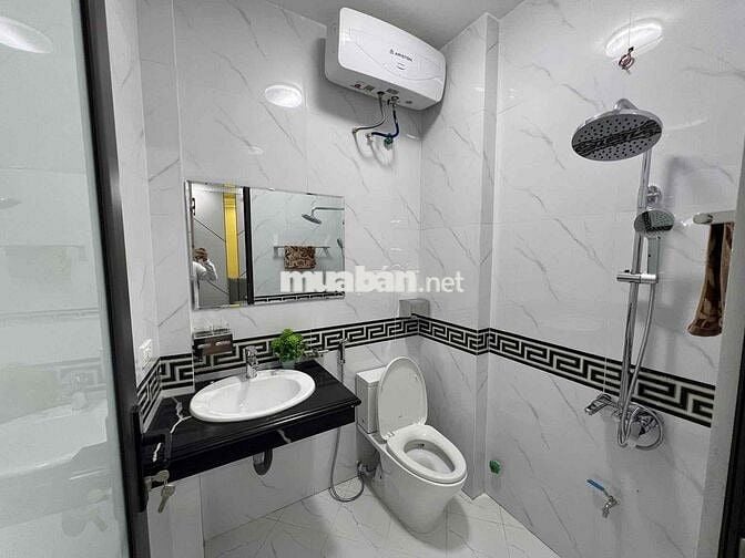 Cực Hiếm! Nhà Phố Cát Linh -Ngõ To Rộng Thoáng15m Ra mặt Phố Chỉ10,1ty