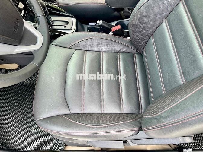 Ford EcoSport 2016 Titanium màu trắng 20.000km 99%