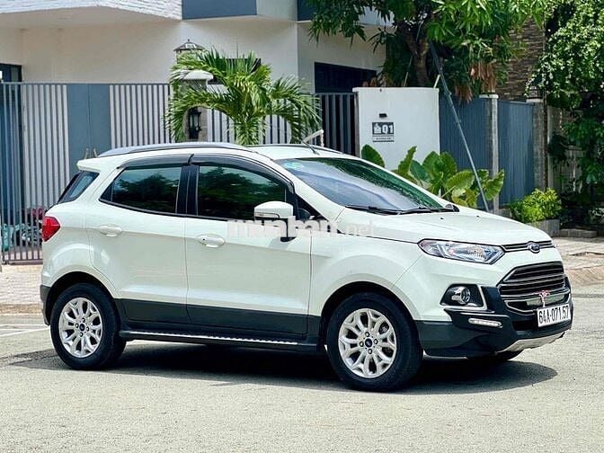 Ford EcoSport 2016 Titanium màu trắng 20.000km 99%