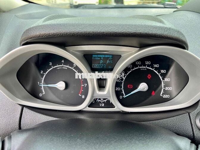 Ford EcoSport 2016 Titanium màu trắng 20.000km 99%