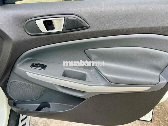 Ford EcoSport 2016 Titanium màu trắng 20.000km 99%