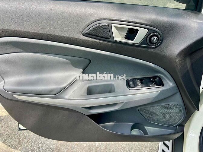 Ford EcoSport 2016 Titanium màu trắng 20.000km 99%