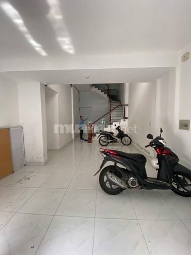Nhà HXH 6m thông Ngô Quyền, P.Diên Hồng. DT 4.5x14m, 4 tầng ST