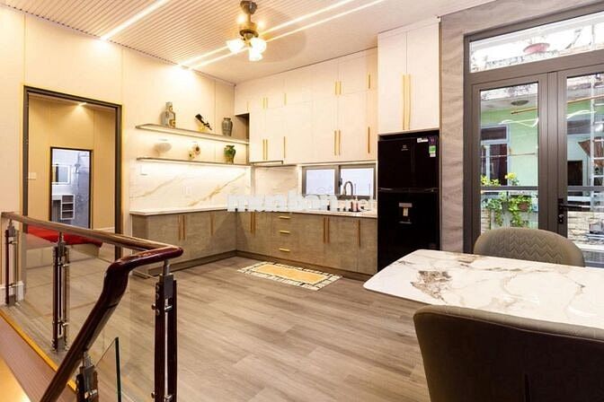 GẦN CẦU LÒ GỐM - VÀI BƯỚC RA MẶT TIỀN PHÚ ĐỊNH - 51,2M2 - 2 TẦNG