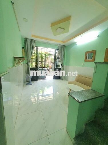 Bán nhà 2 tầng ngay quận 11, 3,3m x 13m, Đường Hòa Bình giá 3,75 tỷ