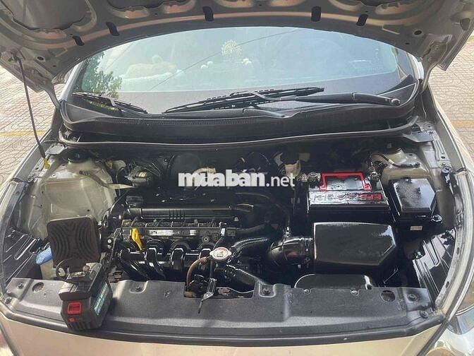 Hyundai Accent 2012 1.4 MT - 160000 km