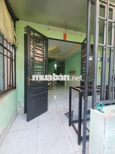 Bán nhà 2 tầng ngay quận 11, 3,3m x 13m, Đường Hòa Bình giá 3,75 tỷ