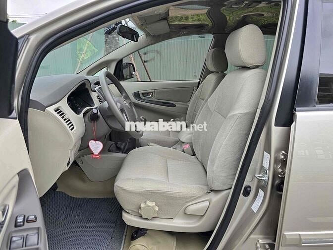 Toyota Innova 2015 E - 63125 km