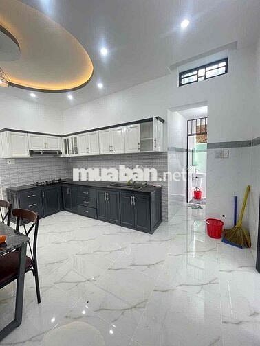 Nhà trệt lầu mới 3pn 3máy lạnh 3wc Mới 100%