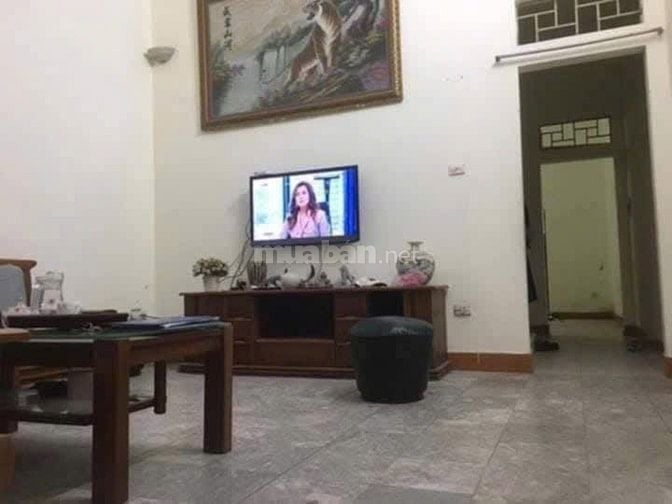 Cho hộ gia đình thuê để sinh sống làm việc